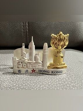 HONG KONG Souvenir DESKTOP BUSINESS CARD/LETTER HOLDER IOB